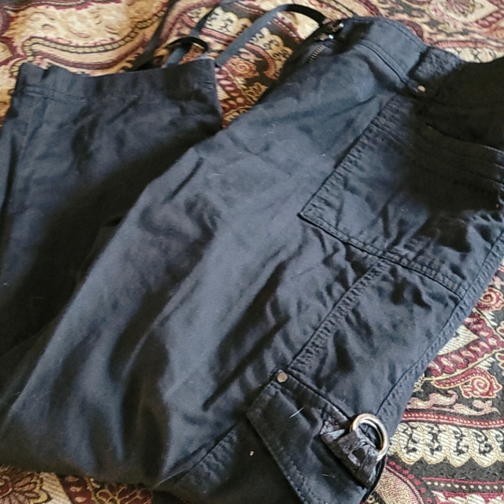 Capri pants